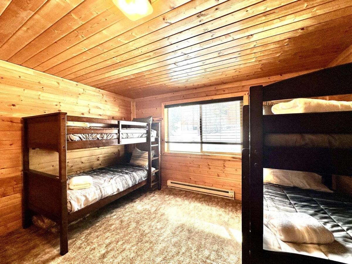 Lovely Log Cabin With Fire Pit! Duck Creek Village Eksteriør bilde
