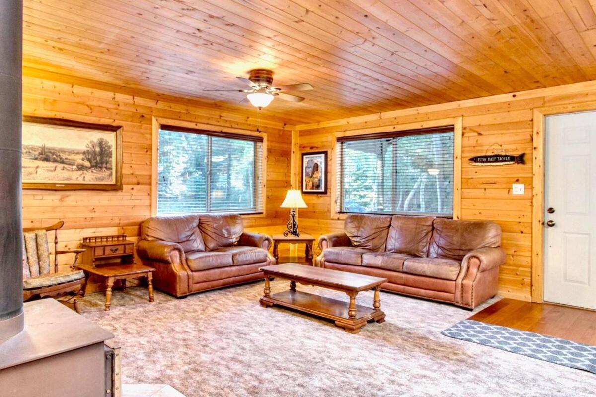Lovely Log Cabin With Fire Pit! Duck Creek Village Eksteriør bilde